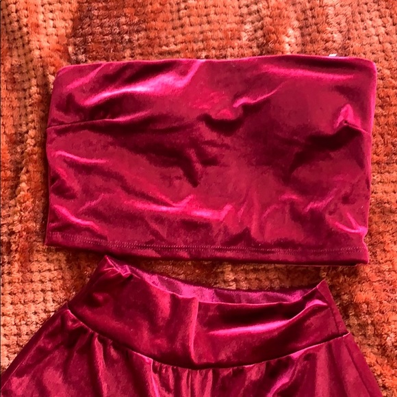 Fashion Nova burgundy velvet matching set - Picture 2 of 4